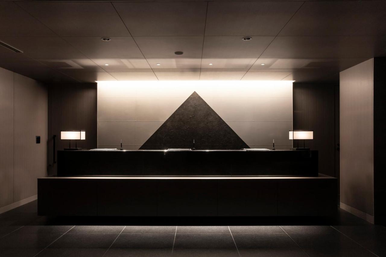 The Royal Park Hotel Iconic Kyoto Dış mekan fotoğraf The reception desk at the 21st Century Museum of Contemporary Art, Kanazawa, Japan