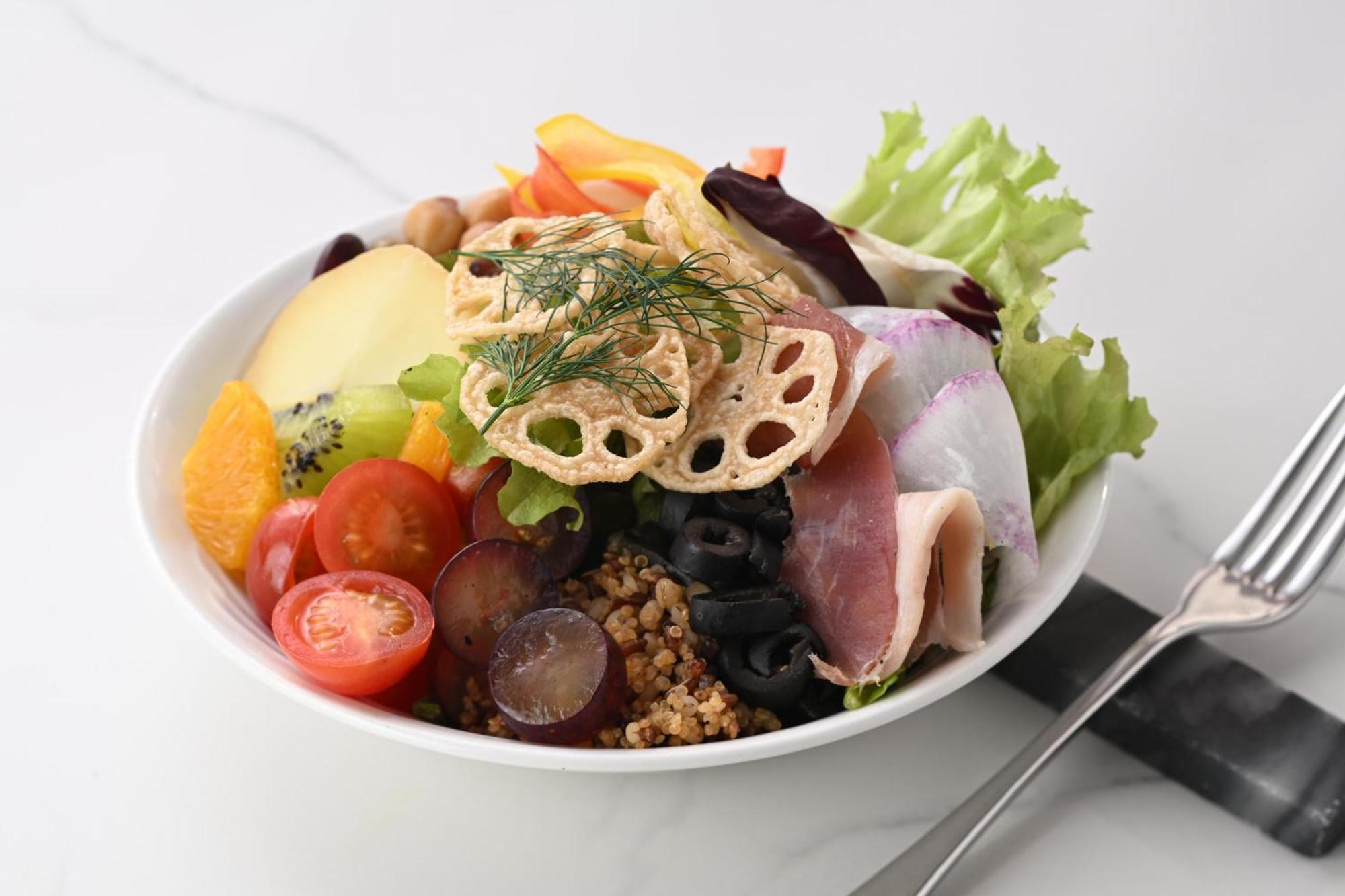 The Royal Park Hotel Iconic Kyoto Dış mekan fotoğraf A salad with lotus root
